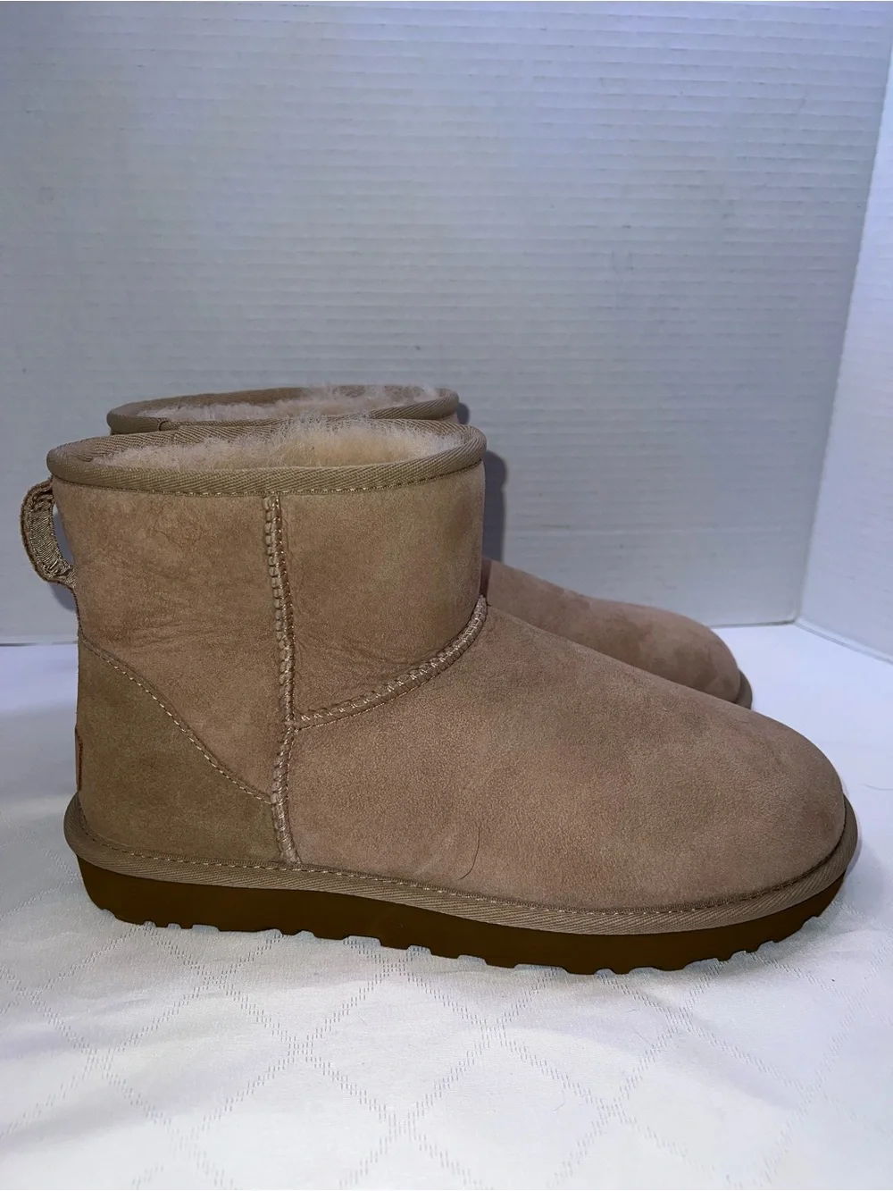 🔥🔥🔥 UGG WOMEN'S CLASSIC MINI II BOOT - SAND SIZE: 9 NEW